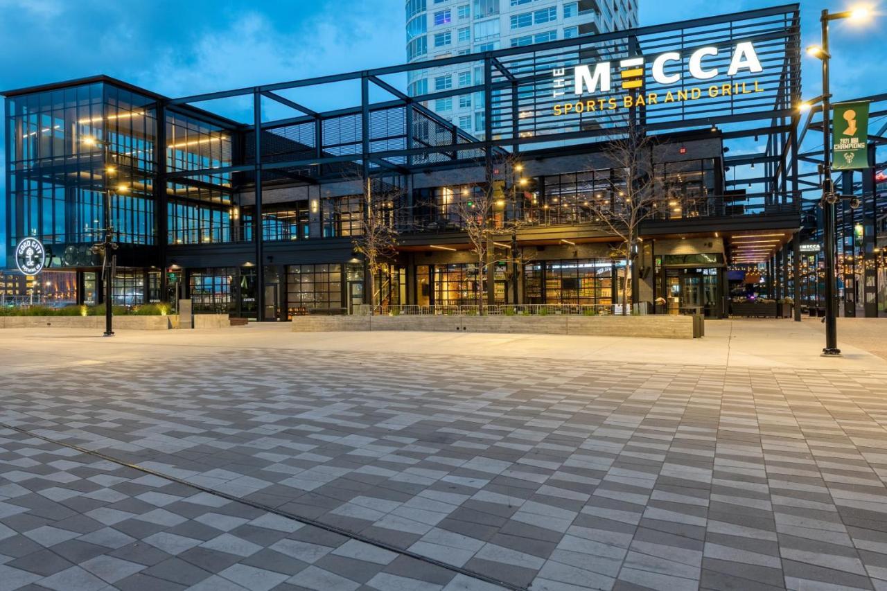 Flexhome Skywalk To Fiserv U4 With Rooftop, Gym, And Parking Милуоки Екстериор снимка
